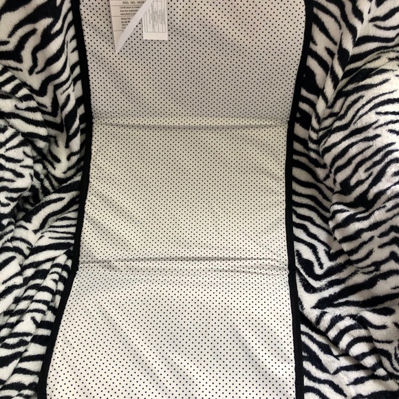 Jujube Black Ruby memory foam change pad - Picture 2 of 2